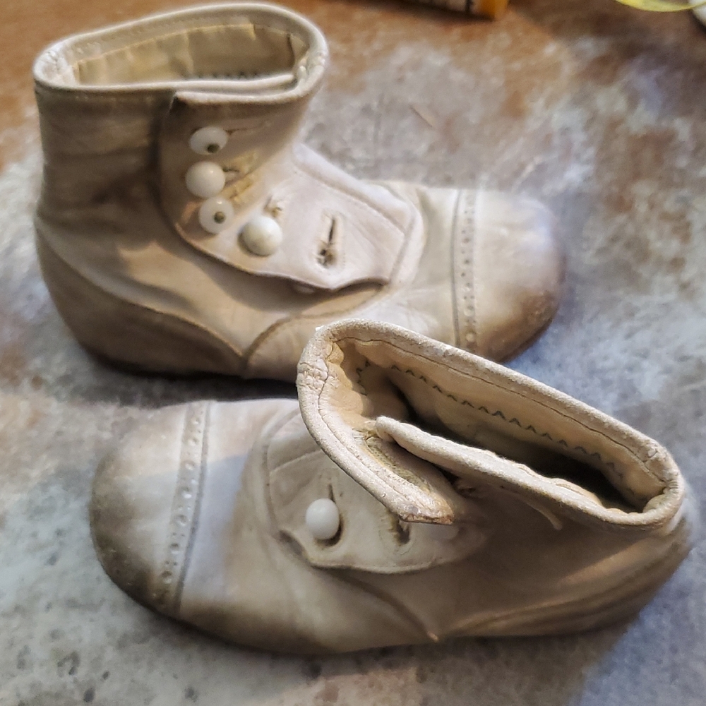 Antique Baby Shoes Victorian Leather Doll Booties Buttons Vintage cream